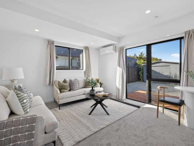 House for sale in Chaslands, Canterbury