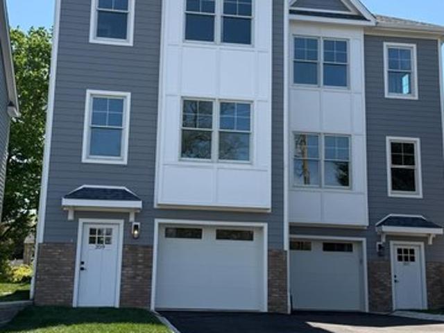 Townhouse for sale in South Amboy, New Jersey