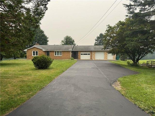 House for sale in New Alexandria, Pennsylvania