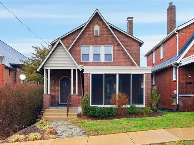 House for sale in Oakmont, Pennsylvania