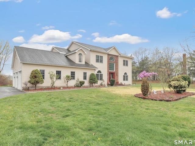 House for sale in Oxford, Connecticut