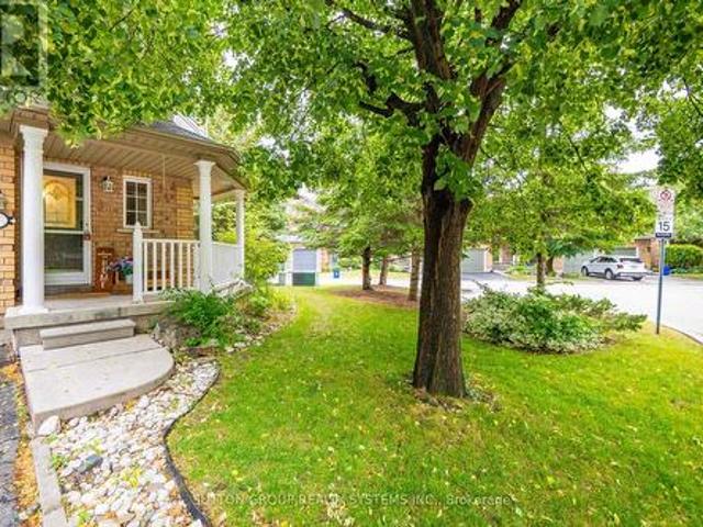 Townhouse for sale in Burlington, Ontario