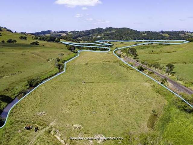 Property for sale in Waimauku
