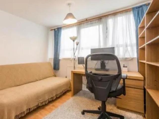 Apartment for rent in Southfields, Greater London