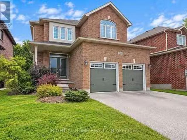 House for sale in Barrie, Ontario