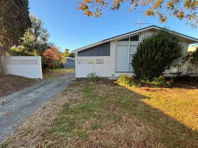 House for rent in Chaslands, Canterbury