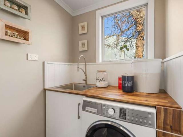 House for sale in Otakou