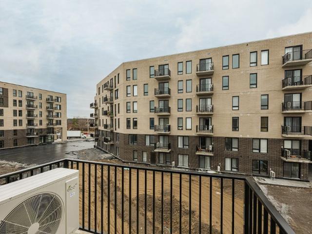 Apartment for rent in Dollard-des-ormeaux, Quebec