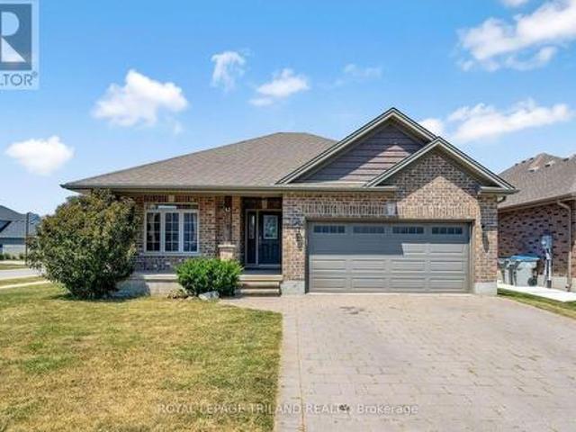 House for sale in Strathroy-caradoc, Ontario