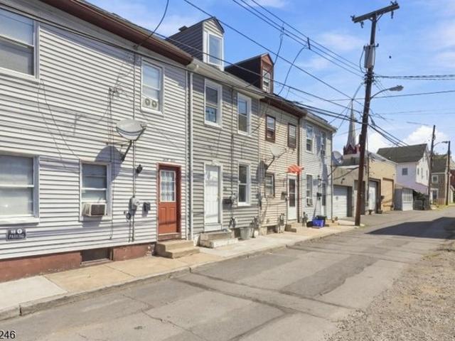 Townhouse for sale in Phillipsburg, Warren County