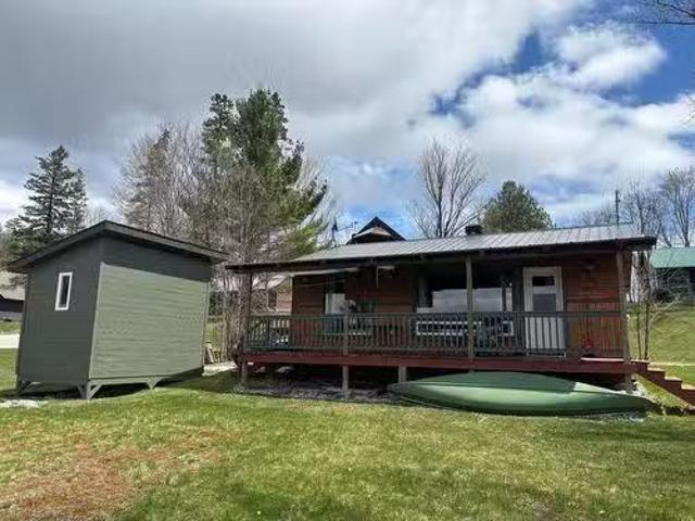 House for sale in La Vallée-de-la-gatineau, Quebec