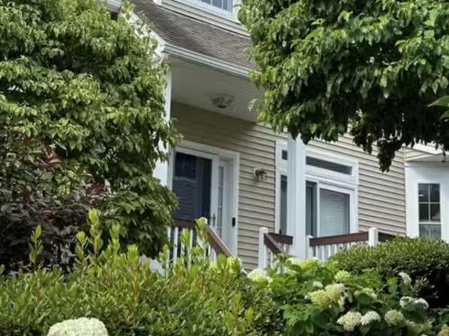 Condo for sale in Bedford