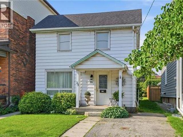 House for sale in Ancaster, Ontario