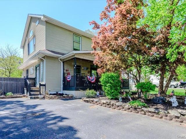 House for sale in Centereach, New York