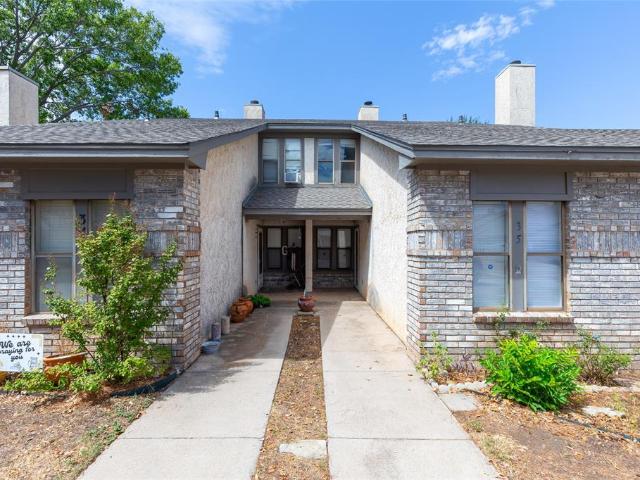 Townhouse for sale in Taylor, Texas