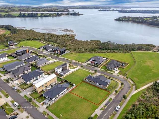 Land for sale in Awhitu