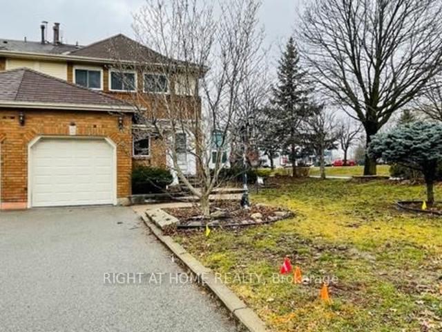 Townhouse for sale in Woburn, Ontario