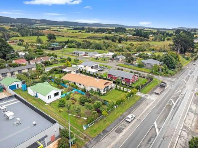 House for sale in Otakou