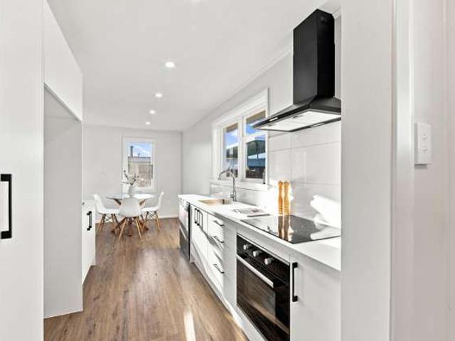 House for sale in Chaslands, Canterbury