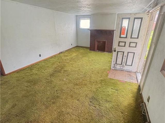 House for sale in Burgettstown, Pennsylvania