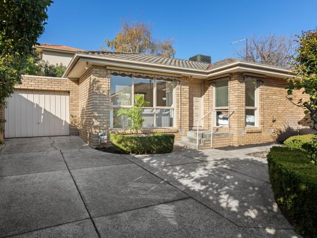 Apartment for rent in Surrey Hills