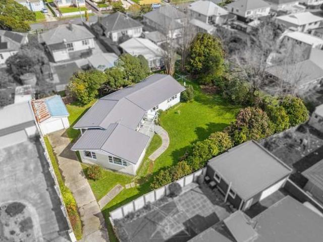 House for sale in Days Bay, Wellington