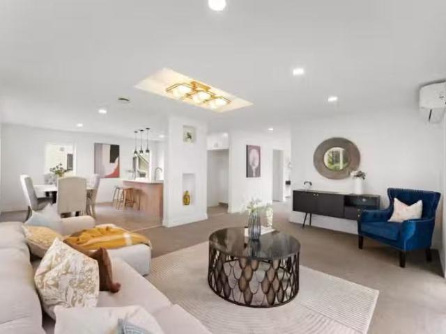 House for sale in Oratia
