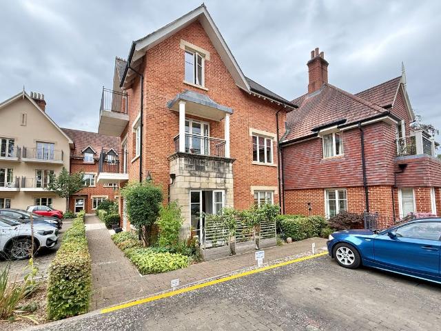 Apartment for rent in Helford, Hampshire