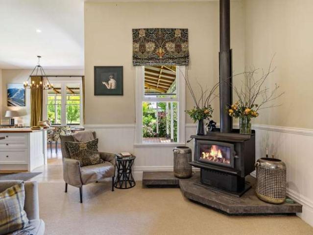 House for sale in Otakou