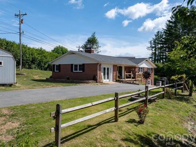 House for sale in Spruce Pine, North Carolina