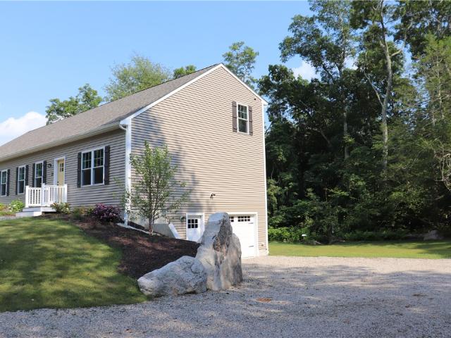 Property for rent in Tiverton, Rhode Island