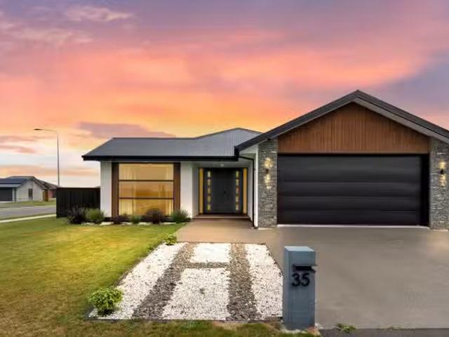 House for sale in Charing Cross, Canterbury