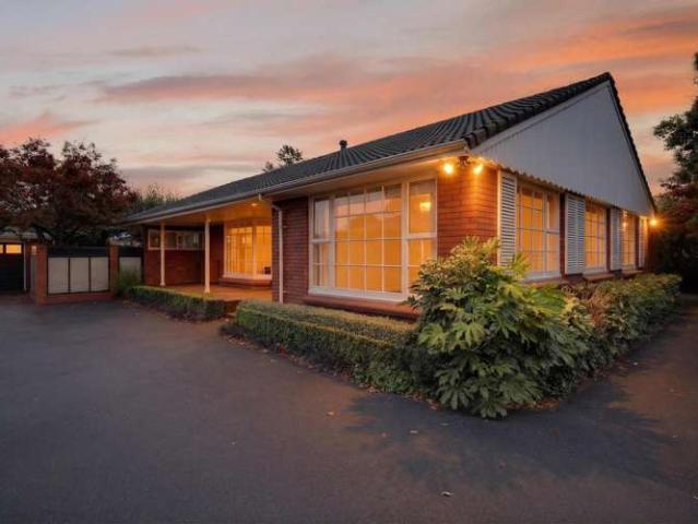 House for sale in Chaslands, Canterbury