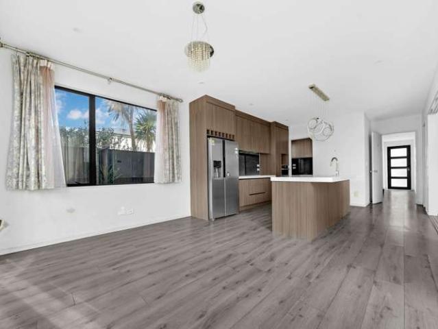 House for sale in Paremoremo