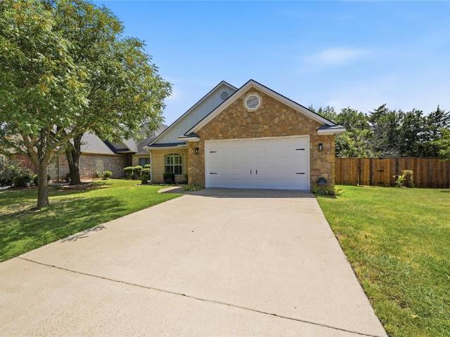 House for sale in Pottsboro, Texas