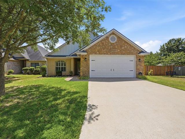 House for sale in Pottsboro, Texas