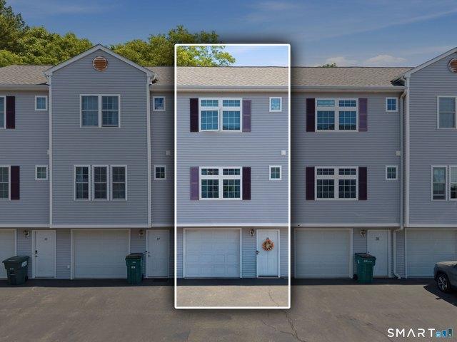 Townhouse for sale in Norwich, Connecticut