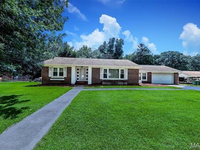 House for sale in Lebanon, Illinois