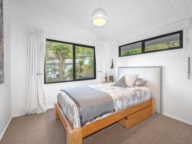House for sale in Chaslands, Canterbury