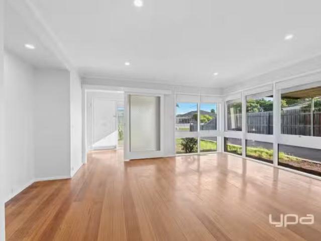 House for rent in Avondale Heights, Victoria