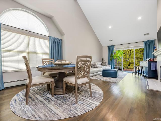 Condo for sale in Bay Shore, Town of Islip