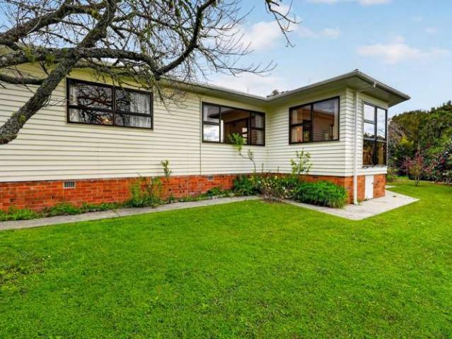 House for sale in Wairau Valley
