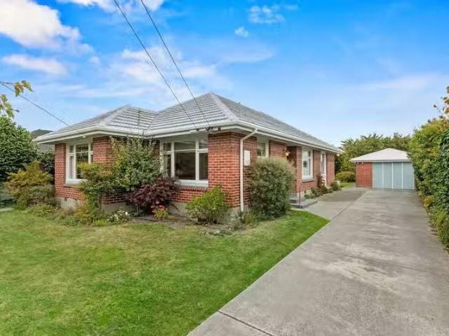House for rent in Chaslands, Canterbury