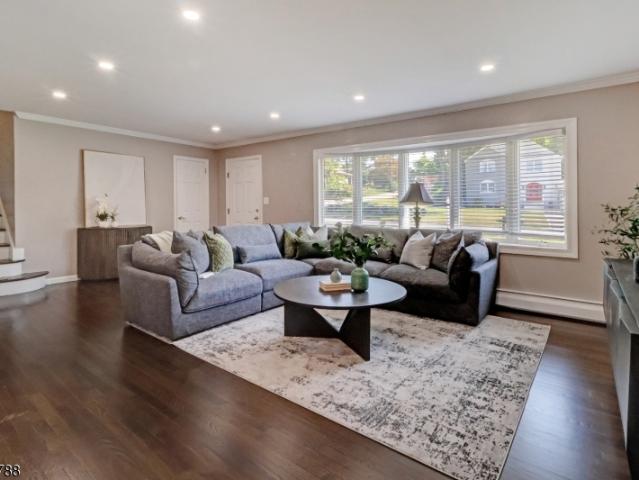 House for sale in East Hanover, New Jersey