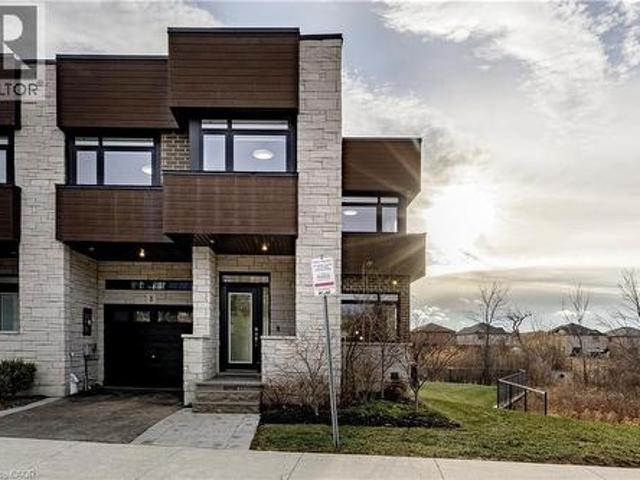 Townhouse for sale in Ancaster, Ontario