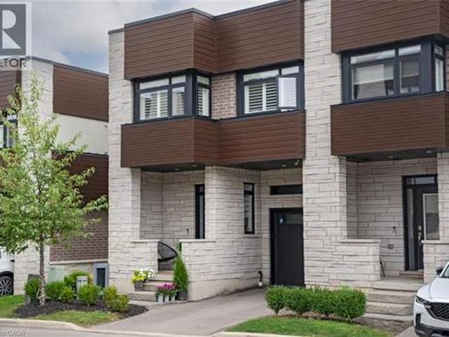 Townhouse for sale in Ancaster, Ontario