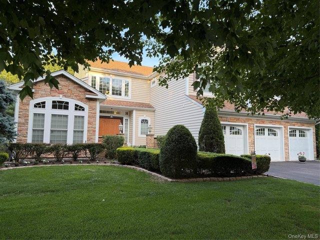House for sale in Smithtown, New York