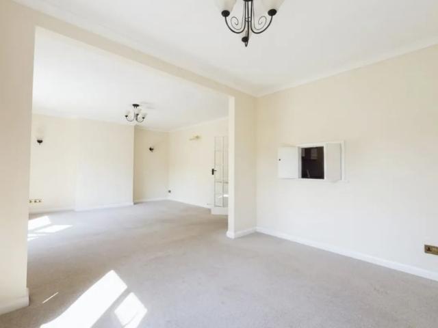 Apartment for rent in Carshalton Beeches, Greater London
