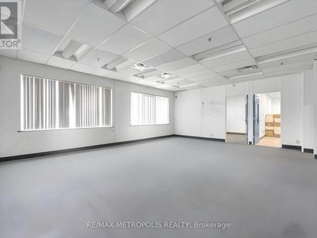 Commercial for rent in Toronto Centre, Toronto