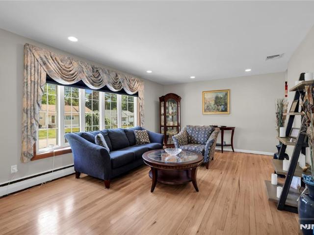 House for sale in Cedar Grove, New Jersey